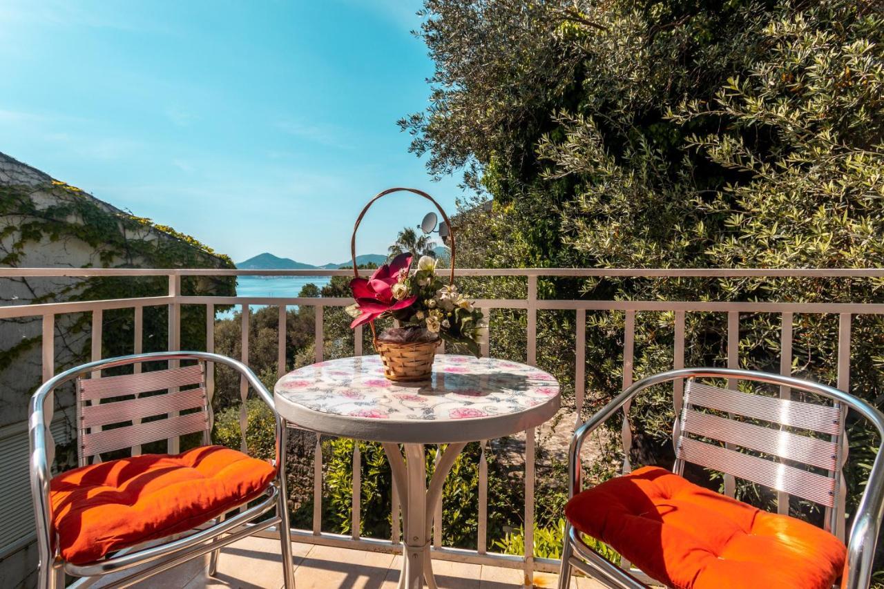 Sun Rose Apartments Sveti Stefan Buitenkant foto