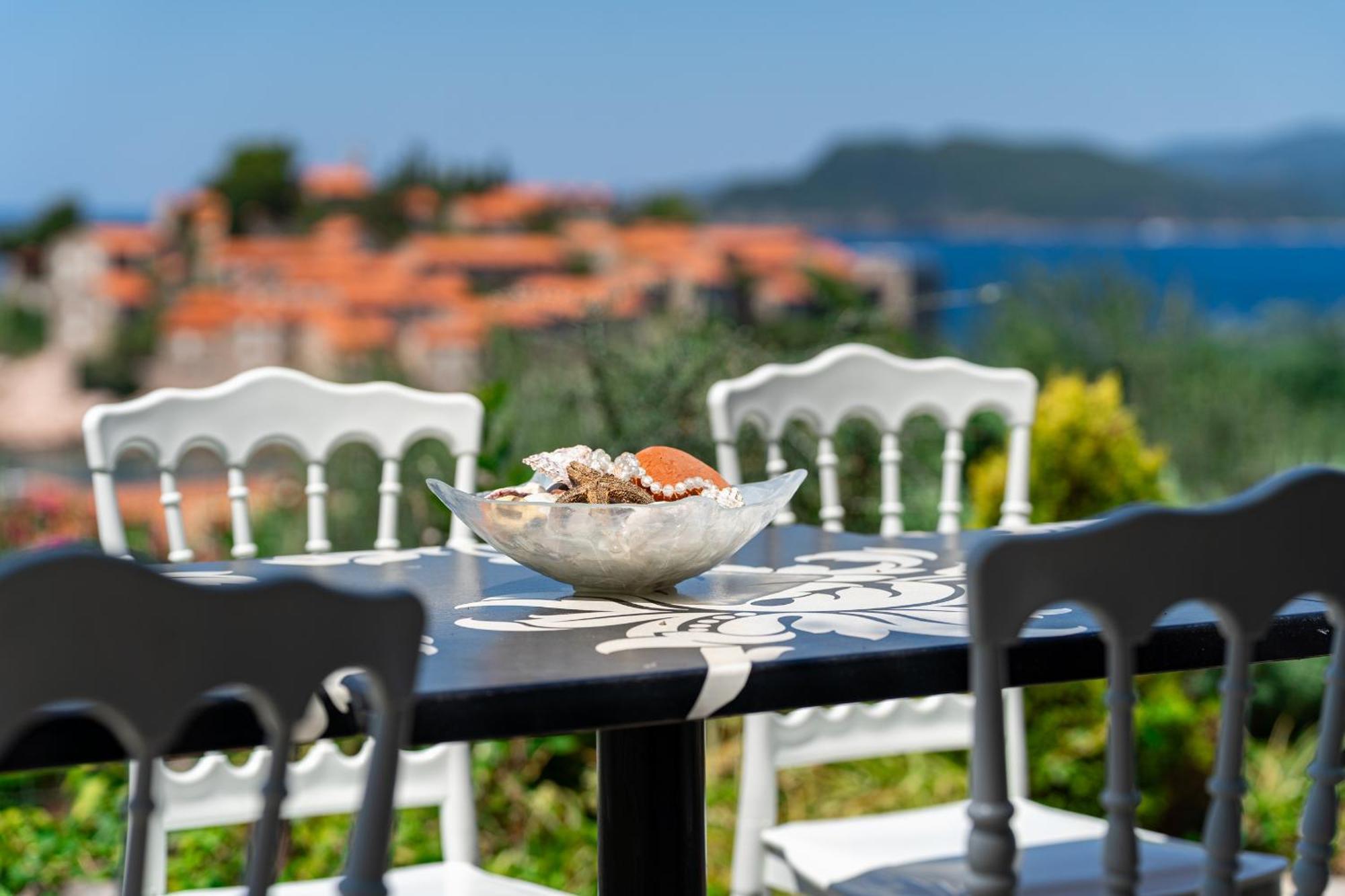 Sun Rose Apartments Sveti Stefan Buitenkant foto
