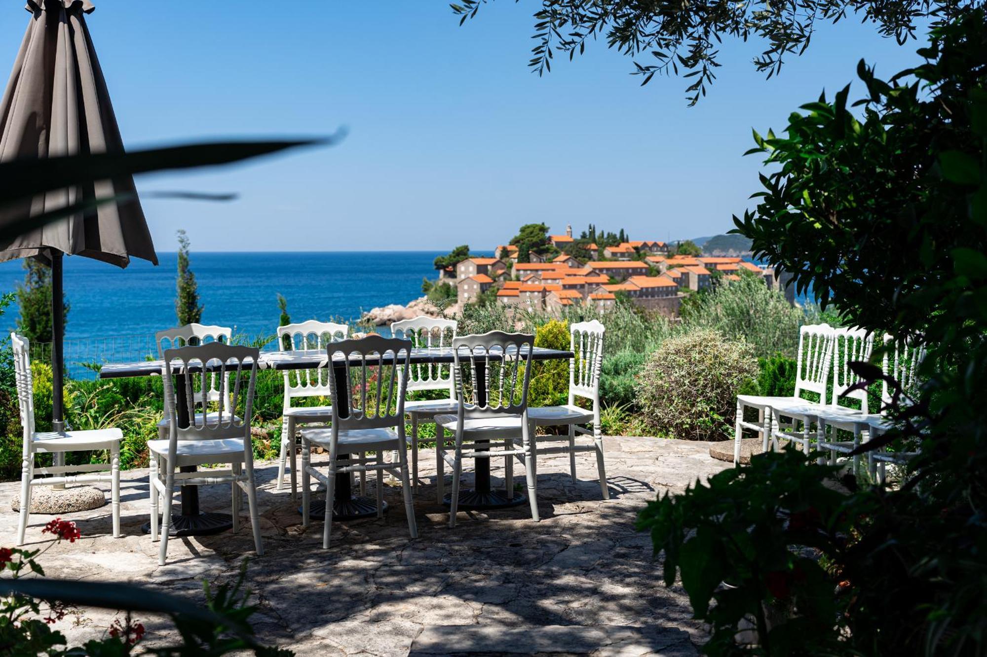 Sun Rose Apartments Sveti Stefan Buitenkant foto