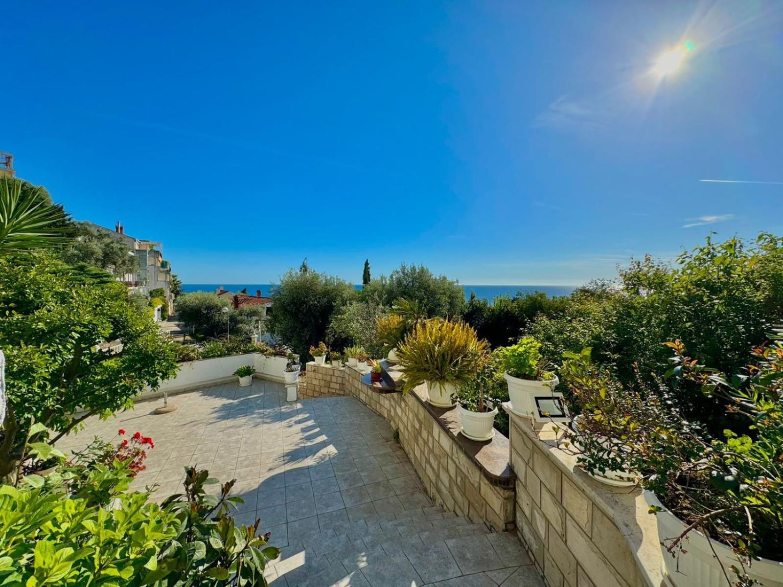 Sun Rose Apartments Sveti Stefan Buitenkant foto
