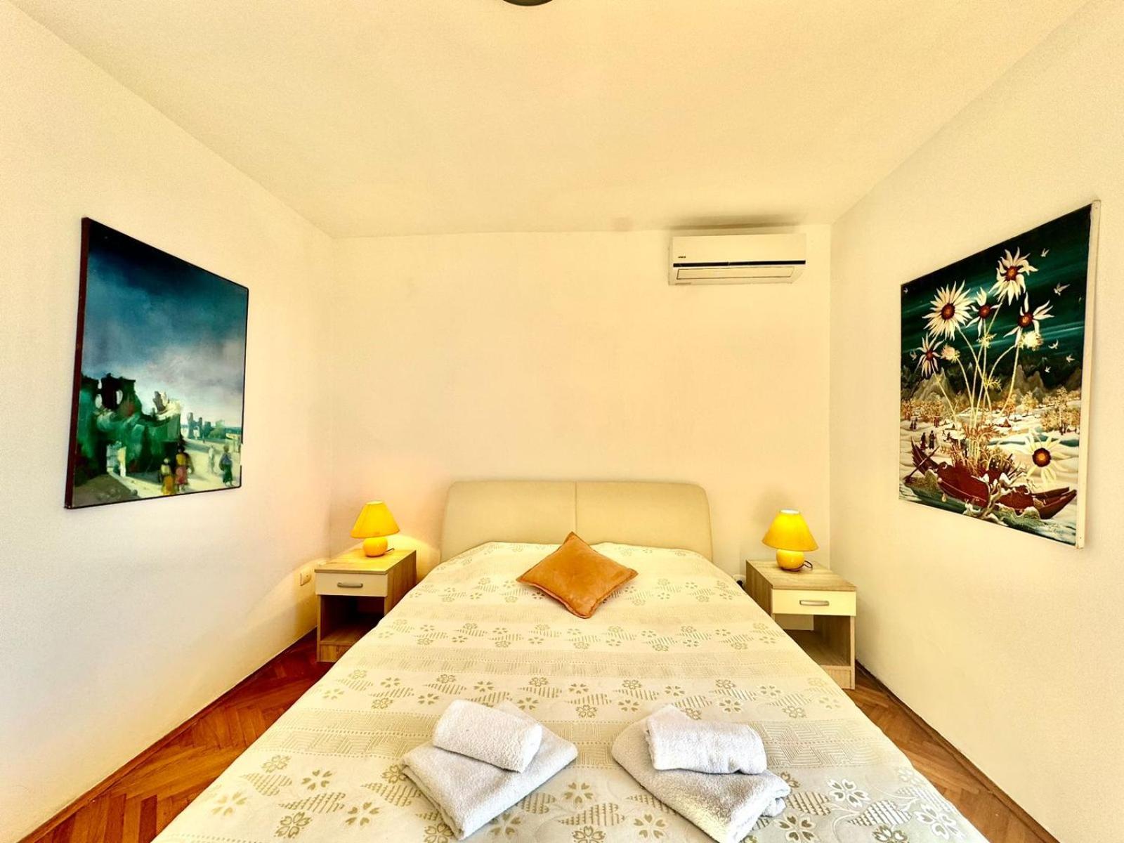 Sun Rose Apartments Sveti Stefan Buitenkant foto