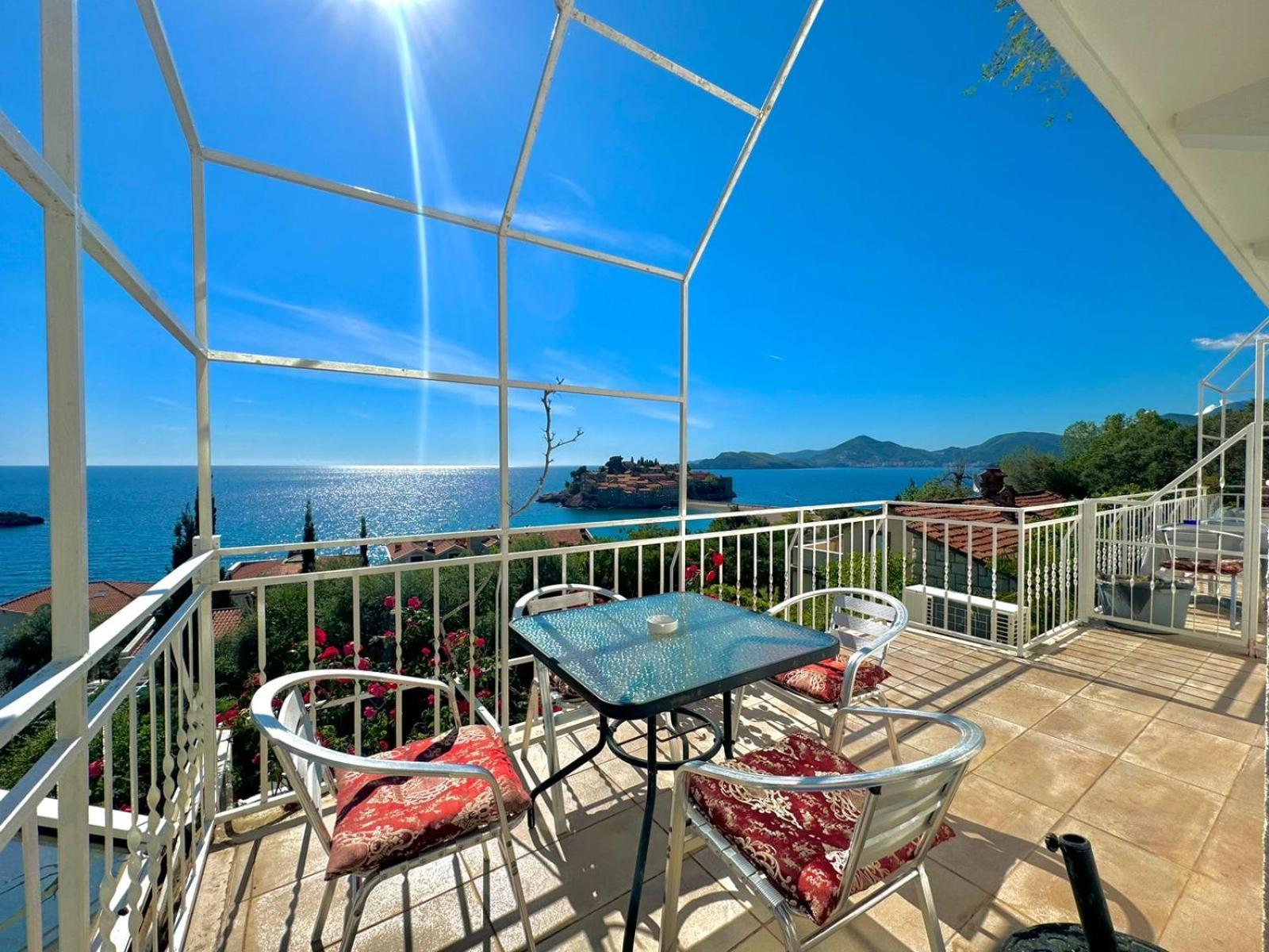 Sun Rose Apartments Sveti Stefan Buitenkant foto