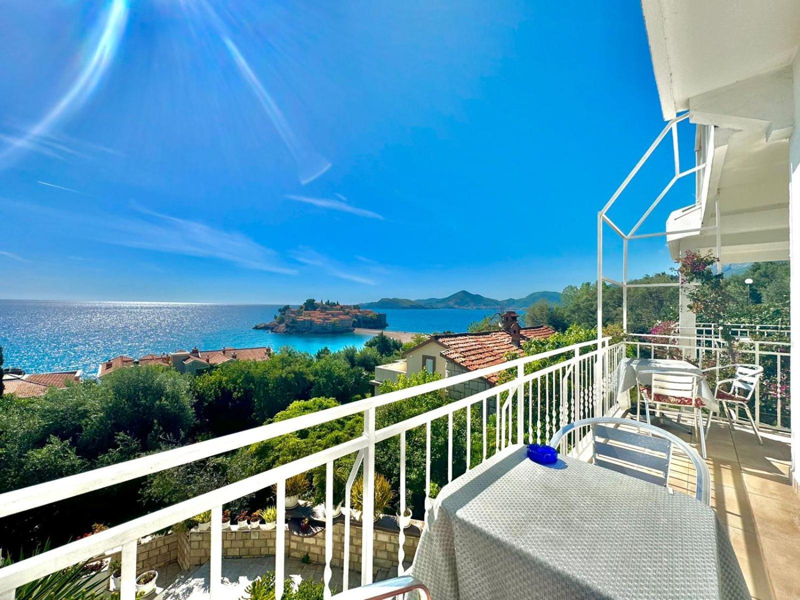 Sun Rose Apartments Sveti Stefan Buitenkant foto