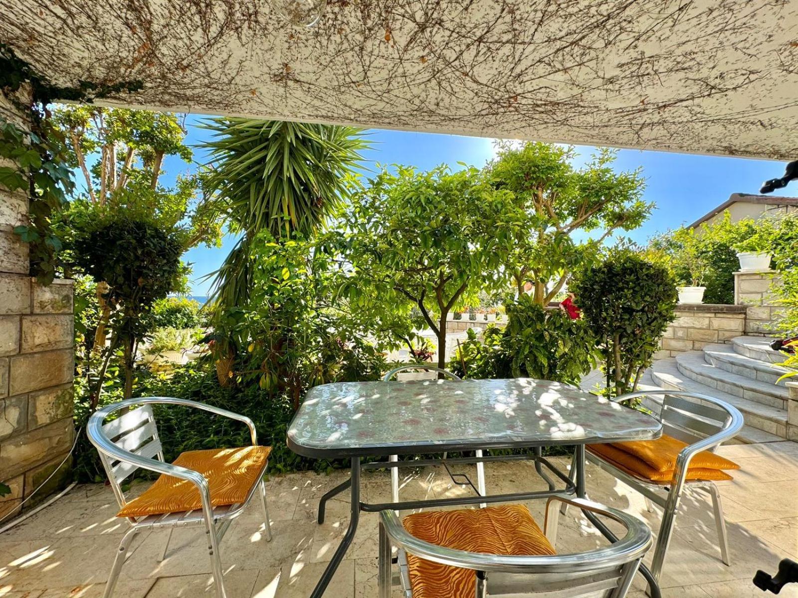 Sun Rose Apartments Sveti Stefan Buitenkant foto